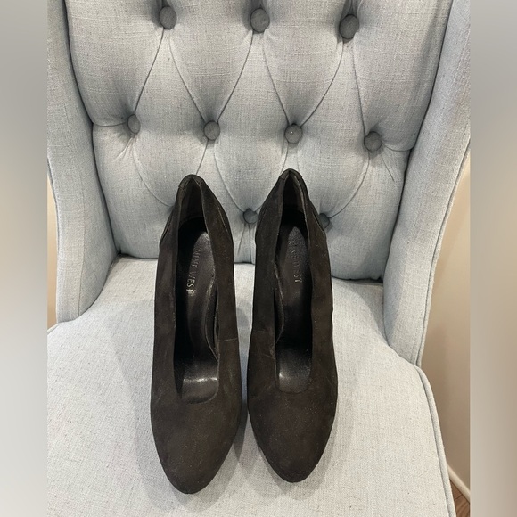 Nine West Platform Suede Black Heels - Picture 4 of 6